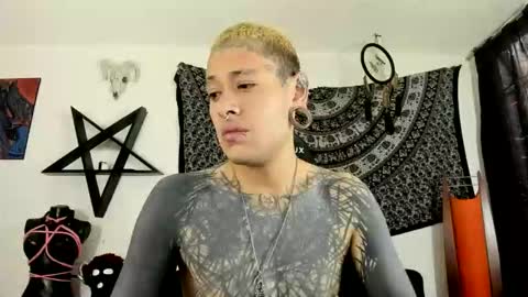 Snapshot of ink_u_buzz chatting on 5, 10, 2025 Dani online show from 5, 10, 2025