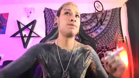 Snapshot of ink_u_buzz chatting on 28, 10, 2025 Dani online show from 28, 10, 2025