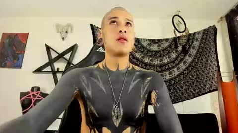 Snapshot of ink_u_buzz chatting on 28, 11, 2025 Dani online show from 28, 11, 2025