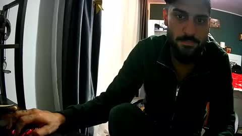 Snapshot of innes_russel chatting on 22, 10, 2025 Innes online show from 22, 10, 2025