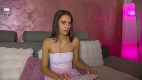 Snapshot of innes_taylor chatting on 3, 11, 2025 InnesTaylor online show from 3, 11, 2025