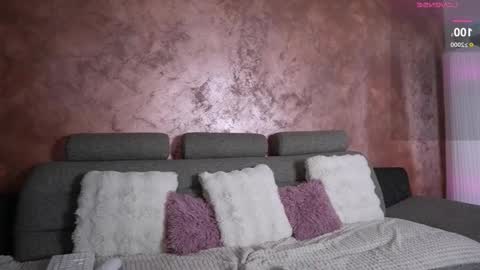 Snapshot of innes_taylor chatting on 5, 11, 2025 InnesTaylor online show from 5, 11, 2025