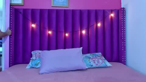 innocenthazel online show from 14, 4, 2026