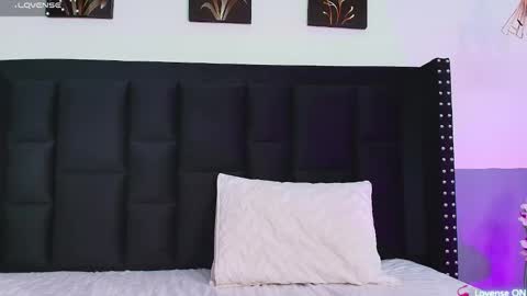 Snapshot of innocentlady_ chatting on 25, 12, 2024 SELENA online show from 25, 12, 2024