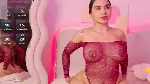 Snapshot of innocentlady_ chatting on 30, 10, 2025 SELENA online show from 30, 10, 2025