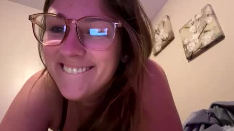 Snapshot of innocentlilsarah chatting on 20, 10, 2025 innocentlilsarah online show from 20, 10, 2025