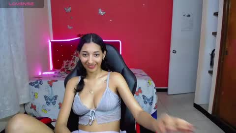 Snapshot of inocent_luna chatting on 1, 3, 2025 Luna moon online show from 1, 3, 2025