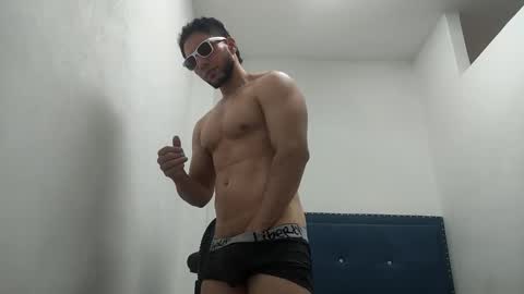 Snapshot of insistente chatting on 19, 12, 2025 INSTAGRAM camilodlx online show from 19, 12, 2025