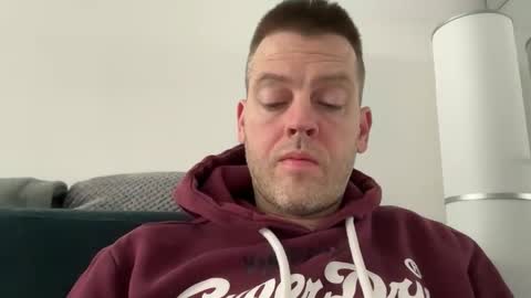 Snapshot of interestedhun chatting on 4, 10, 2025 InterestedHun online show from 4, 10, 2025