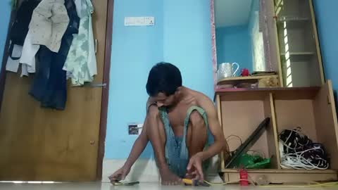 interne8famous online show from 2, 4, 2026