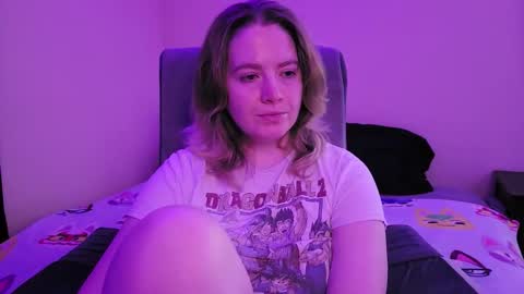 Snapshot of internetfairy_xo chatting on 1, 11, 2025 Faye online show from 1, 11, 2025