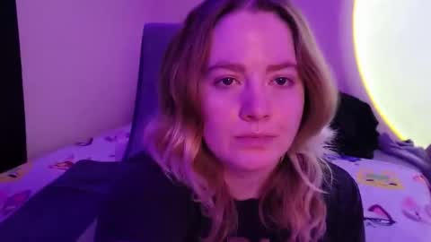 Snapshot of internetfairy_xo chatting on 30, 11, 2025 Faye online show from 30, 11, 2025