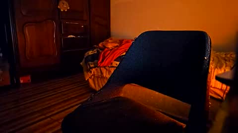 Snapshot of inthegrass chatting on 20, 12, 2025 kirie online show from 20, 12, 2025