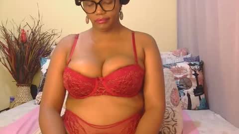 Snapshot of intimacysexy chatting on 25, 5, 2026 boniswa caroline online show from 25, 5, 2026