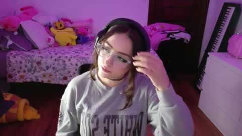 Snapshot of invisibledollx chatting on 25, 5, 2026 invisibledollx online show from 25, 5, 2026
