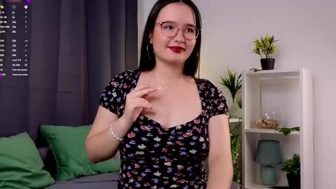 Snapshot of iralascola chatting on 23, 9, 2025 Mia online show from 23, 9, 2025