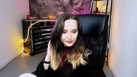 Snapshot of irenebailey chatting on 8, 11, 2025 IreneBailey online show from 8, 11, 2025