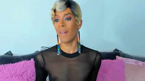 Irene Aguirre online show from 25, 9, 2025