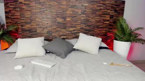 Snapshot of iriis_rosse chatting on 8, 9, 2025 Iris Rosse online show from 8, 9, 2025