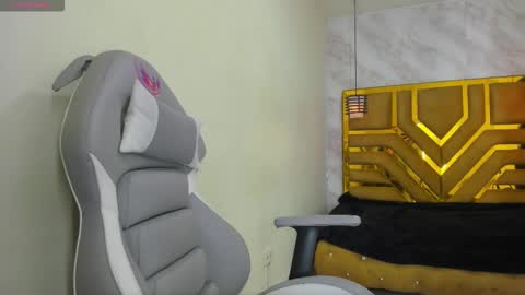 iris_77 online show from 12, 10, 2025