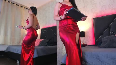 Snapshot of iris_bells chatting on 5, 2, 2025 Queen Iris online show from 5, 2, 2025