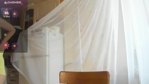 Snapshot of iris_crispy chatting on 12, 11, 2025 Iris online show from 12, 11, 2025