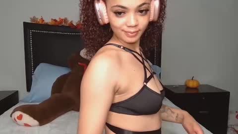 Snapshot of iris_the_squirter chatting on 1, 11, 2025 Iris  online show from 1, 11, 2025