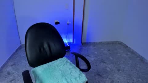 Snapshot of iris_torrez chatting on 29, 10, 2025 Iris online show from 29, 10, 2025