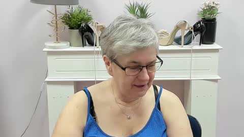 I R I S online show from 18, 12, 2025