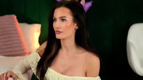 Snapshot of irisnightshade chatting on 5, 11, 2025 Maria online show from 5, 11, 2025