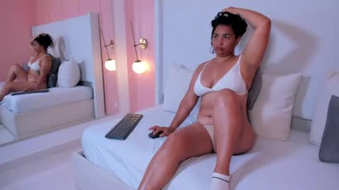 Irlys Naia online show from 3, 7, 2026