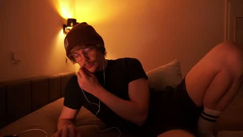 Sam online show from 18, 4, 2026