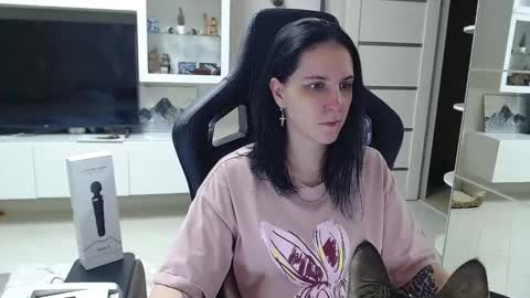 Snapshot of irwi_tomboy chatting on 2, 12, 2024 Irwi Tomboy online show from 2, 12, 2024