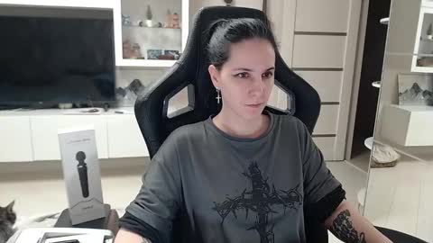 Snapshot of irwi_tomboy chatting on 19, 12, 2024 Irwi Tomboy online show from 19, 12, 2024