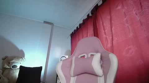 Snapshot of isa_emeralds chatting on 7, 10, 2025 Isabella online show from 7, 10, 2025