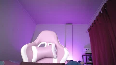 Snapshot of isa_emeralds chatting on 30, 10, 2025 Isabella online show from 30, 10, 2025