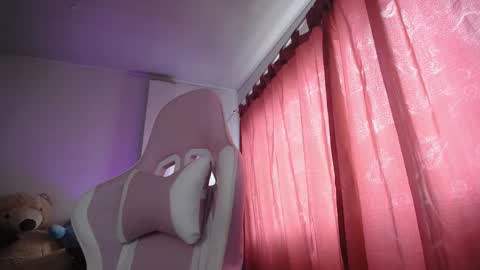 Snapshot of isa_emeralds chatting on 19, 11, 2025 Isabella online show from 19, 11, 2025