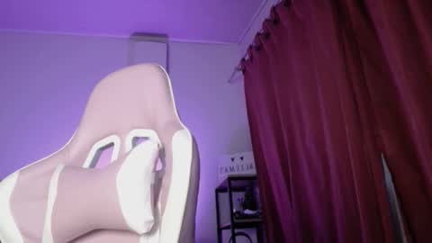 Snapshot of isa_emeralds chatting on 22, 11, 2025 Isabella online show from 22, 11, 2025