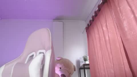 Snapshot of isa_emeralds chatting on 2, 12, 2025 Isabella online show from 2, 12, 2025