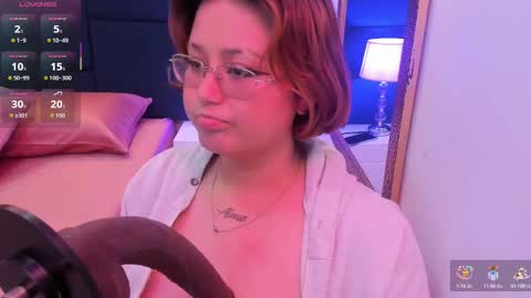 Snapshot of isa_grey_ chatting on 5, 10, 2025 Isa online show from 5, 10, 2025