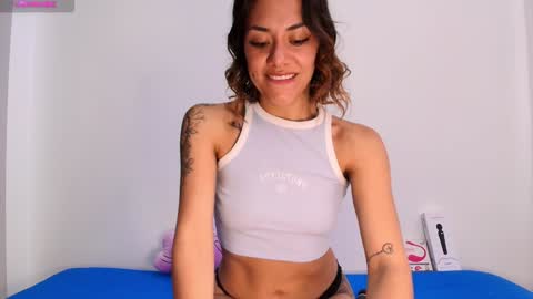 Snapshot of isa_laurentt chatting on 23, 1, 2025 Isabella Laurentt online show from 23, 1, 2025