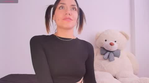 Snapshot of isa_laurentt chatting on 13, 2, 2025 Isabella Laurentt online show from 13, 2, 2025