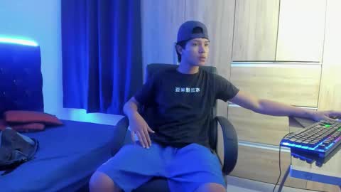 Snapshot of isaac_master77 chatting on 2, 11, 2025 isaac_master77 online show from 2, 11, 2025