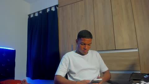 Snapshot of isaac_master77 chatting on 11, 11, 2025 isaac_master77 online show from 11, 11, 2025