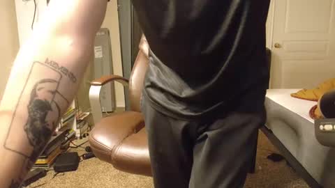 Snapshot of isaac_sheffield chatting on 16, 12, 2024 isaac online show from 16, 12, 2024