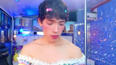 isaacnova online show from 25, 4, 2026