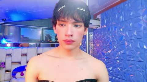 isaacnova online show from 30, 4, 2026