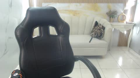 isabeau_s online show from 13, 6, 2026