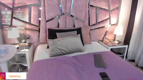 Snapshot of isabel_roux chatting on 12, 1, 2025 Isabel online show from 12, 1, 2025