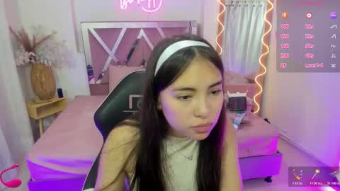 Snapshot of isabela_tay chatting on 18, 11, 2025 ISABELA online show from 18, 11, 2025